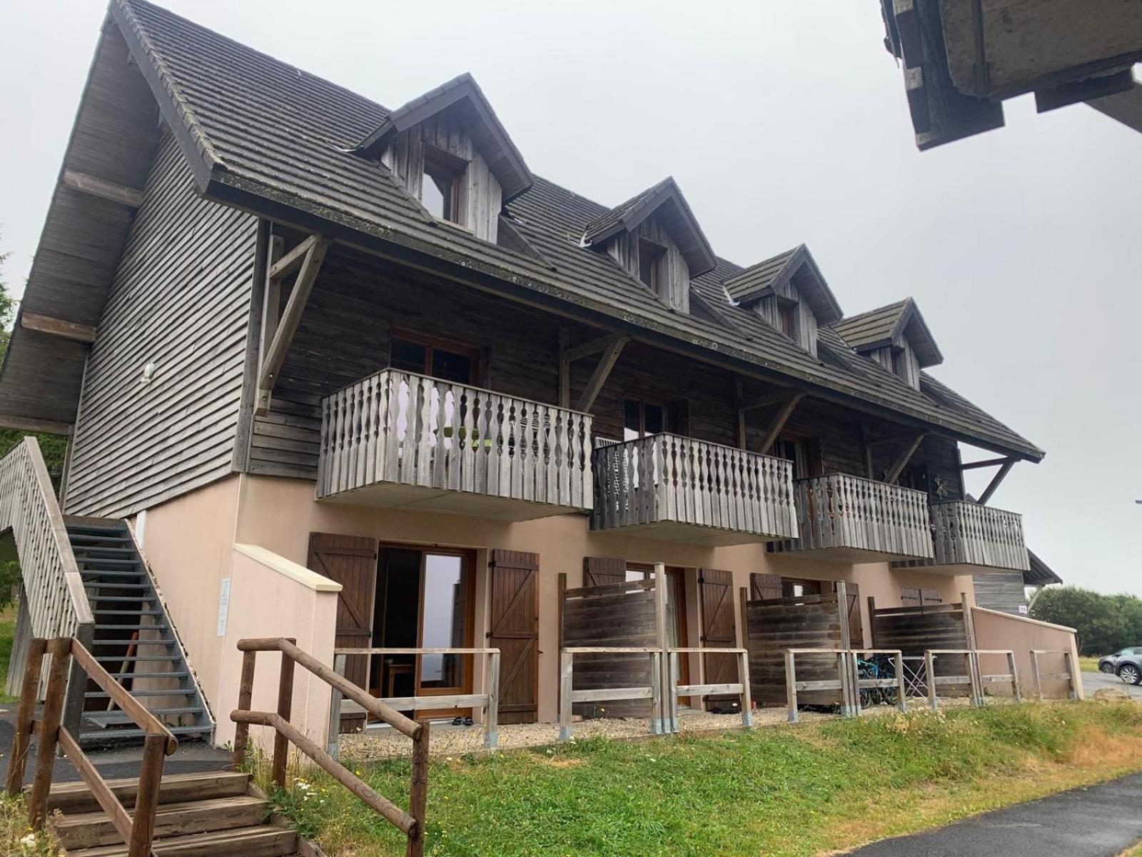 Appartement Dans Residence Bois De La Reine, Besse Et Saint Anastaise Ngoại thất bức ảnh